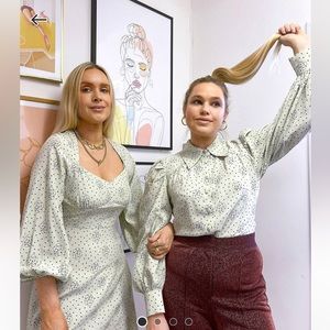 NWT Puff Sleeve Button Up